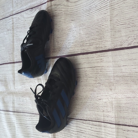 Adidas soccer cleats ⚽ - Picture 2 of 7